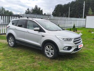 2017 Ford Kuga II Рестайлинг, серебристый, 1600000 рублей, вид 3