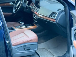 2022 Audi Q5 45 TFSI II (FY) Рестайлинг, синий, 4650000 рублей, вид 4