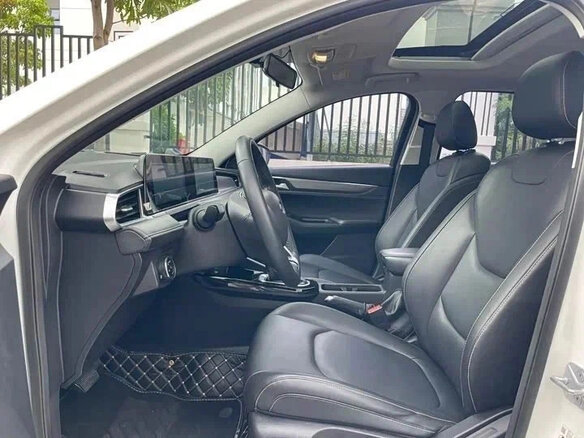 2023 Ford Escort VI Рестайлинг 2, белый, 940007 рублей - вид 7