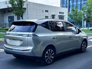 2024 Aion Y Plus 61.7 kWh, серый, 1344000 рублей, вид 4