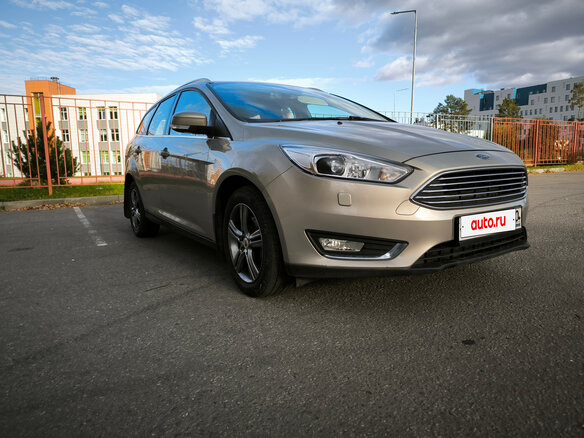 2018 Ford Focus III Рестайлинг, бежевый, 1390000 рублей - вид 2