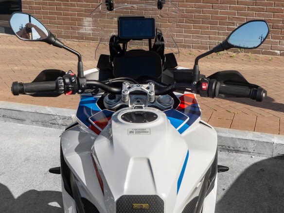 2024 BMW S 1000 XR, белый, 2700000 рублей - вид 5