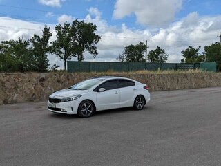 2017 Kia Cerato III Рестайлинг (Classic), белый, 1450000 рублей, вид 1