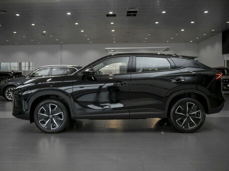 2026 Omoda C5 II, чёрный, 2823855 рублей, вид 3