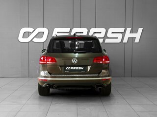 2015 Volkswagen Touareg II Рестайлинг, коричневый, 2998000 рублей, вид 4