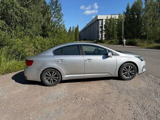 2012 Toyota Avensis III Рестайлинг, серебристый, 1000000 рублей, вид 4
