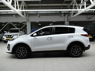 2021 Kia Sportage IV Рестайлинг, белый, 2430900 рублей, вид 4