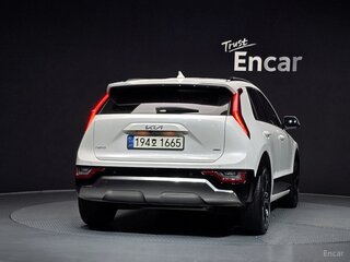 2023 Kia Niro II, белый, 1390000 рублей, вид 4