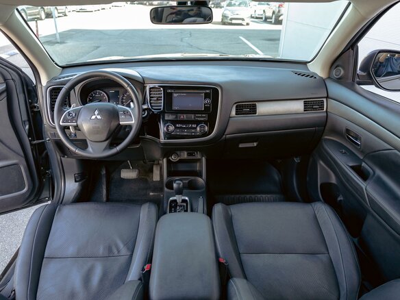 2014 Mitsubishi Outlander III Рестайлинг, серый, 1335000 рублей - вид 13