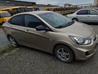 2012 Hyundai Solaris I, бежевый, 810000 рублей, вид 4