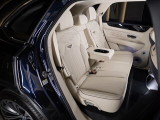 2026 Bentley Bentayga I Рестайлинг, синий, 46747900 рублей, вид 4