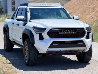 2026 Toyota Tacoma IV, белый, 9999000 рублей, вид 3