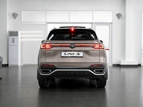 2026 Changan UNI-S I Рестайлинг, золотистый, 3217401 рублей, вид 4