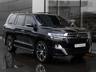 2020 Toyota Land Cruiser 200 Series Рестайлинг 2, чёрный, 8300000 рублей, вид 3