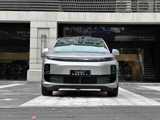 2024 Li Auto (Lixiang) L6 I, серебристый, 5490000 рублей, вид 4