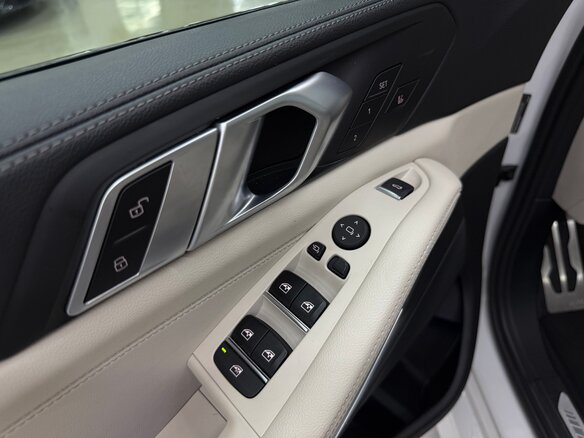 2022 BMW X5 40i IV (G05/G18), белый, 7200000 рублей - вид 5