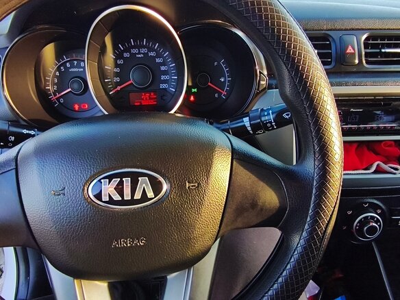 2014 Kia Rio III, белый, 860000 рублей - вид 5