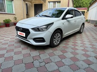 2017 Hyundai Solaris I Рестайлинг, белый, 830000 рублей, вид 1