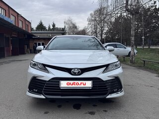 2021 Toyota Camry VIII (XV70) Рестайлинг, белый, 3650000 рублей, вид 1