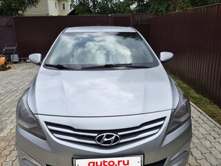 2016 Hyundai Solaris I Рестайлинг, серебристый, 860000 рублей, вид 1