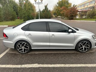 2016 Volkswagen Polo V Рестайлинг, серебристый, 860000 рублей, вид 5