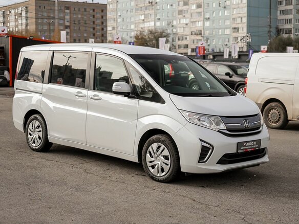 2020 Honda Stepwgn V Рестайлинг, белый, 2299000 рублей - вид 3