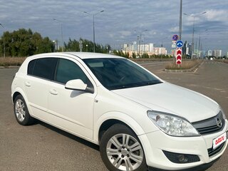 2011 Opel Astra H Рестайлинг, белый, 550000 рублей, вид 3
