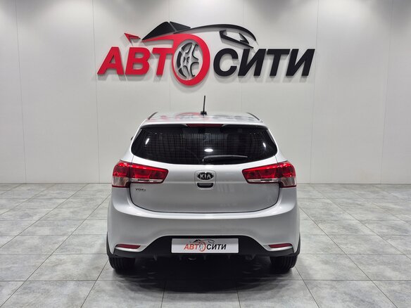 2017 Kia Rio III Рестайлинг, серебристый, 820000 рублей - вид 6