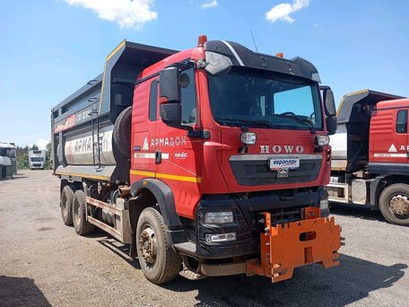 2023 Sinotruk Howo ZZ3257, красный, 4273200 рублей, вид 2
