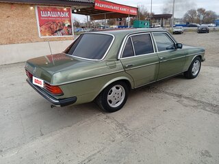 1984 Mercedes-Benz W123 230, зелёный, 350000 рублей, вид 4