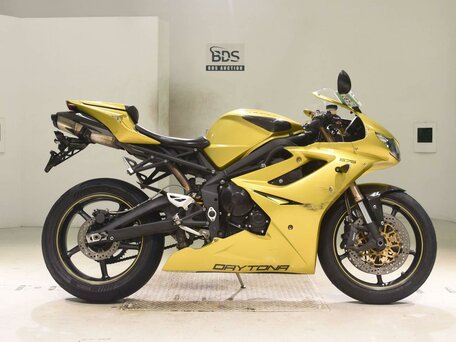 2013 Triumph Daytona 675, золотистый, 577000 рублей, вид 2