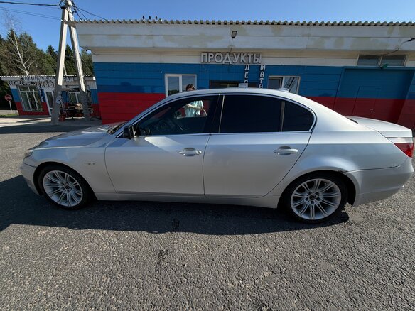 2004 BMW 5 серии 530i V (E60/E61), серебристый - вид 6