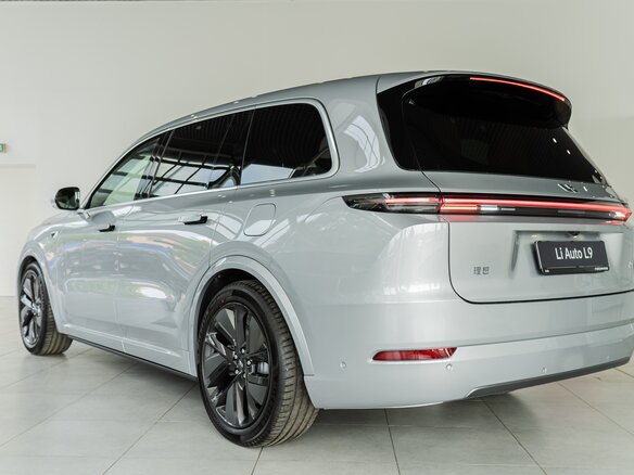 2025 Li Auto (Lixiang) L9 52.3 kWh I Рестайлинг, серый - вид 5