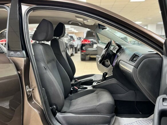 2012 Volkswagen Jetta VI, коричневый, 729000 рублей - вид 10