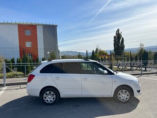 2012 Skoda Fabia II Рестайлинг, белый, 490000 рублей, вид 4