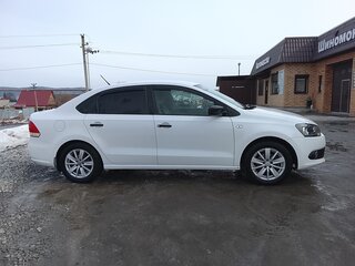 2013 Volkswagen Polo V, белый, 650000 рублей, вид 2