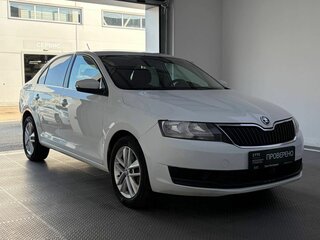 2018 Skoda Rapid I Рестайлинг, белый, 840000 рублей, вид 3
