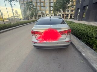 2017 Kia Rio III Рестайлинг, серебристый, 1150000 рублей, вид 3