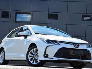 2023 Toyota Corolla XII (E210), белый, 1690000 рублей, вид 3
