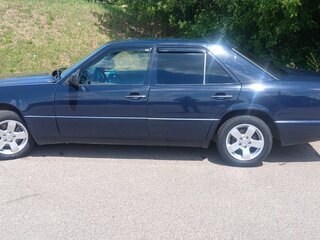 1992 Mercedes-Benz W124 230 5-speed, синий, 300000 рублей, вид 3