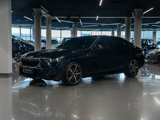 2024 BMW 5 серии 530i xDrive VIII (G60/G61/G68), синий, 8600000 рублей, вид 1
