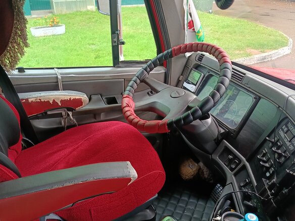2003 Freightliner Columbia, красный, 950000 рублей - вид 6