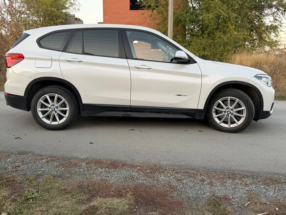 2017 BMW X1 20i xDrive II (F48), белый, 2740000 рублей - вид 6
