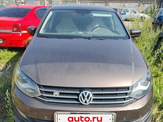 2018 Volkswagen Polo V Рестайлинг, коричневый, 890000 рублей, вид 2
