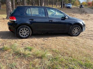 2009 Volkswagen Golf VI, чёрный, 620000 рублей, вид 4