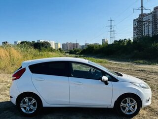 2011 Ford Fiesta Mk6, белый, 815000 рублей, вид 5