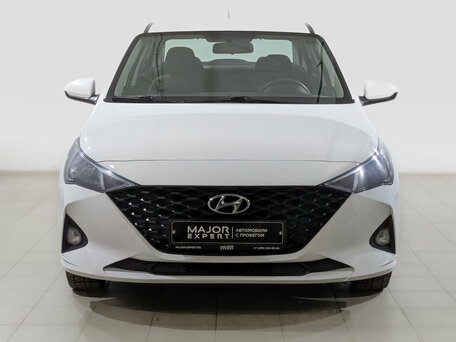 2022 Hyundai Solaris II Рестайлинг, белый, 1360000 рублей, вид 2