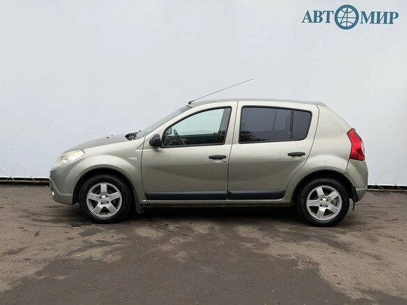 2010 Renault Sandero I, бежевый, 390000 рублей - вид 7