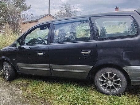 2002 Hyundai Trajet I, чёрный, 390000 рублей, вид 3