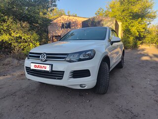 2012 Volkswagen Touareg II, белый, 2200000 рублей, вид 3
